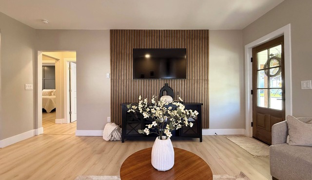 Cozy Oasis Located 15 min from Penn State University