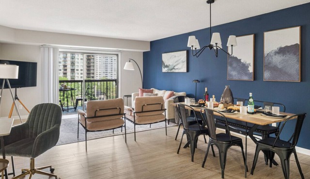 Cozy Oasis: Sleeps 7 | King Bed | Prime Location