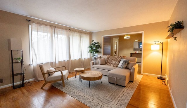 Cozy Oasis with 5Bed, Pool Table, Fire Pit, Lounge