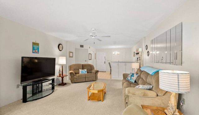 Cozy Ocean Condo with Pool & More