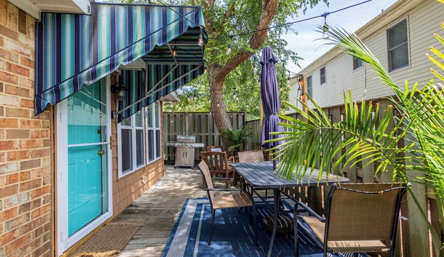 Cozy Ocean Side Beach Cottage at Fantastic Location North End of Virginia Beach