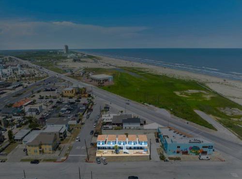 Cozy ocean view condo on Galvestons east end, close to cruise terminal