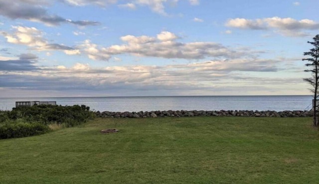 Cozy Oceanfront Cottage