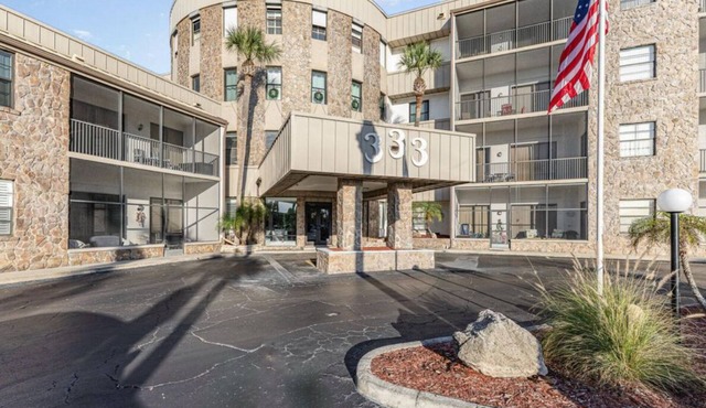 Cozy Oceanfront Condo in the Heart of Cocoa Beach at 333 By the Sea