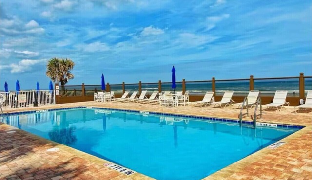 Cozy Oceanview Studio in Daytona