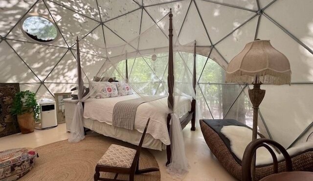 Cozy Off-Grid Dome Retreat in the Woods