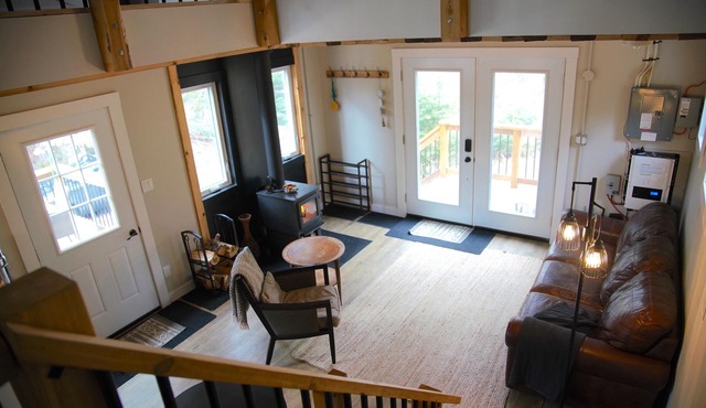 Cozy OFFGRID Cabin on the River