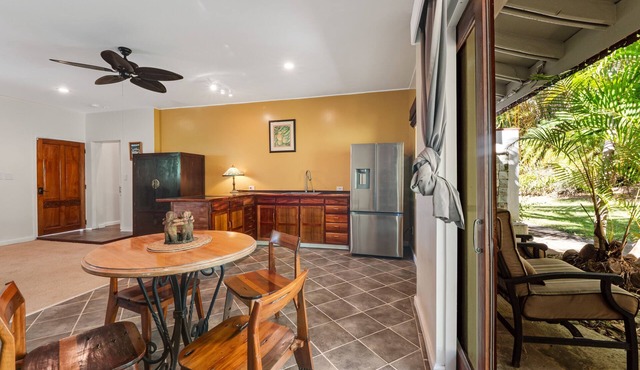 Cozy Ohana suite with private patio, deck, & tropical garden setting