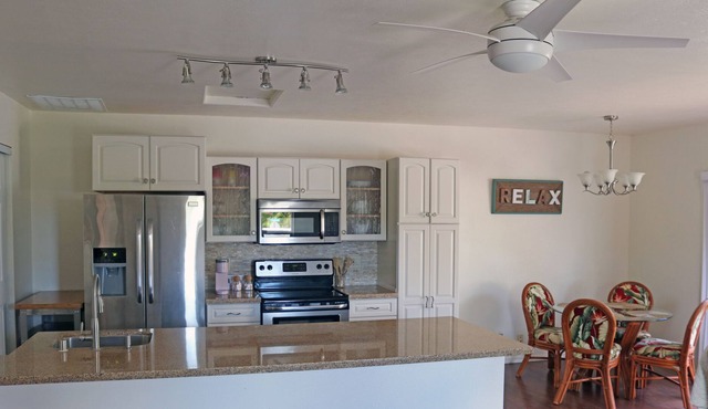 Cozy Ohana with Cal King Bed and Full Kitchen