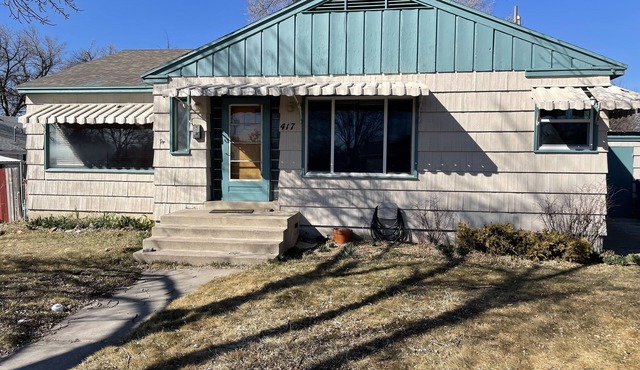 Cozy Older Home Close to Campus, Downtown and Outdoor fun. Kid and Pet Friendly!