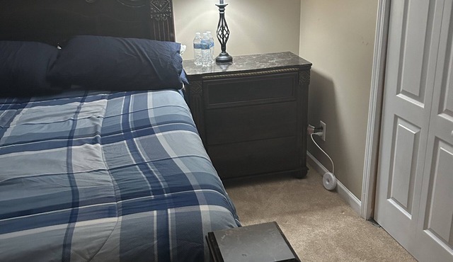 Cozy one bed room in a nice neighborhood.