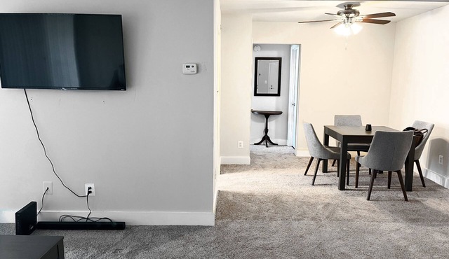 Cozy One Bedroom Apartment in Gaithersburg!