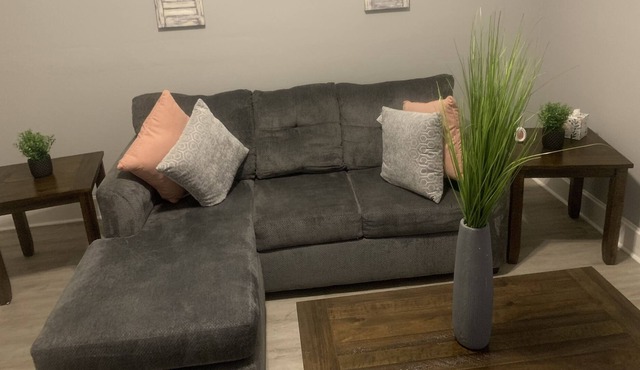 Cozy one bedroom apt located in the SoMa district, quite, great entertainment