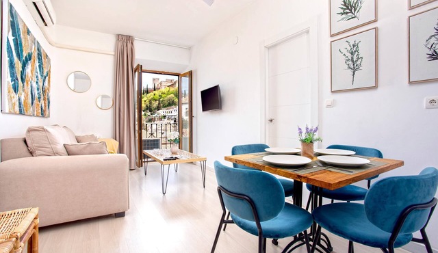 Cozy one bedroom apartment in the center of Granada. Plaza Nueva