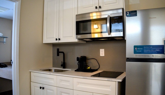 Cozy One Bedroom Suite with Breakfast included - on Niagara Gorge