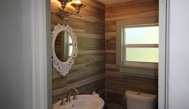 Cozy One Bedroom Cottage on The Indian River Lagoon "Old Florida Charm"