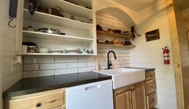 Cozy one bedroom near Cody 10 miles to heart mountain 70 to Yellowstone