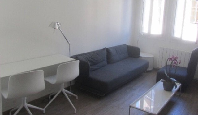 Cozy one bedroom/studio in center old town 2 min from lake