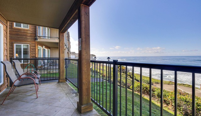 Cozy Oregon Resort Condo - Steps to Lincoln Beach!
