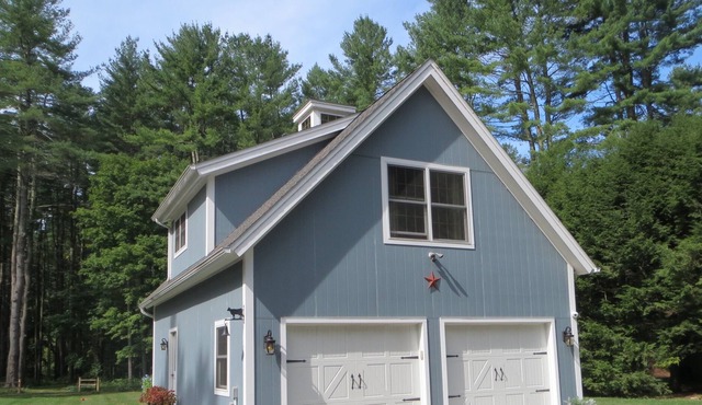 Cozy Organic Carriage House in Woods