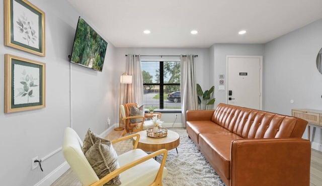Cozy Orlando home close to parks, dining, and downtown fun