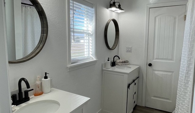 Cozy out of town with amazing views