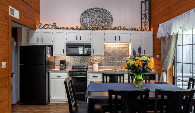 Cozy Ozarks Escape Near Branson ~ Perfect for Couples & Families