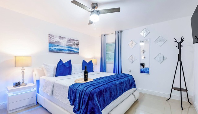Cozy Palm Beach Stay 5min Downtown Pets OK