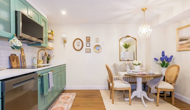 Cozy Parisian Retreat - Brand New - Near Penn&Drexel