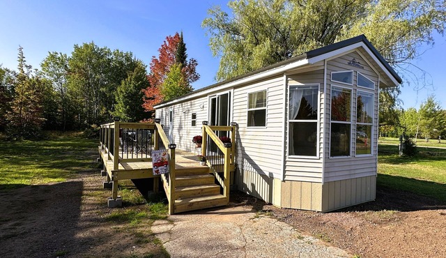 Cozy Park Model minutes from many of UPs popular attractions & UTV/ATV Snow Trls