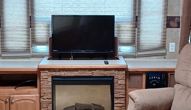 Cozy & Peaceful 1-Bedroom RV n