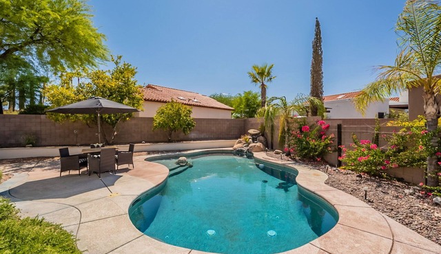 Cozy & Peaceful 3-bedroom house in delightful Eastside Tucson with Pool!