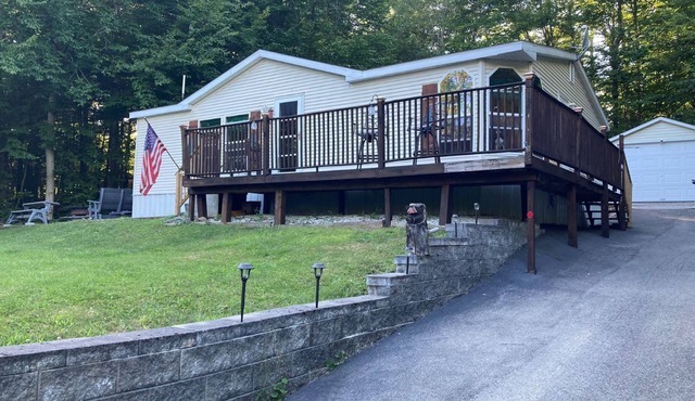 Cozy, peaceful "camp" in Hollywood Hills, just north of the town of Old Forge