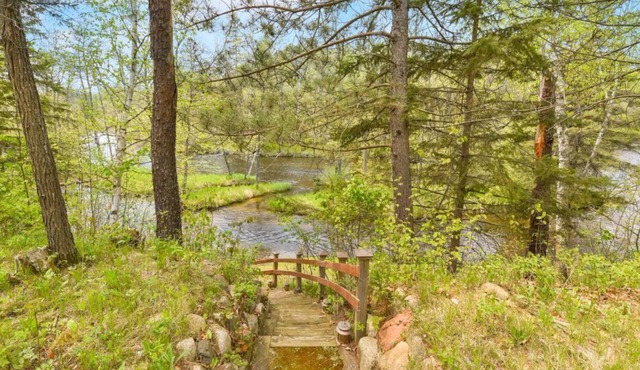 Cozy & Peaceful Little Pine River Retreat