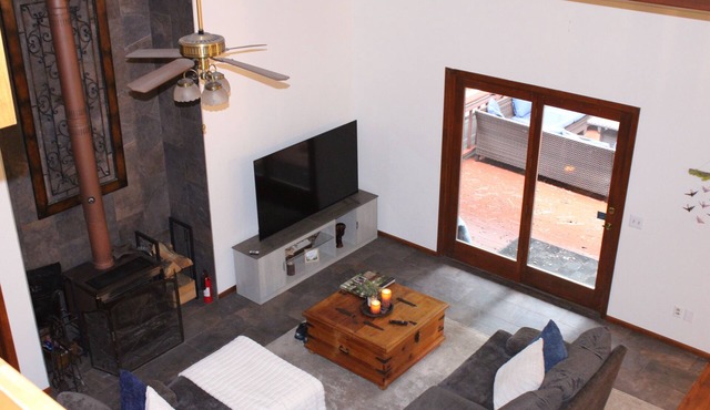 Cozy, peaceful mountain retreat in Lake Davis, Portola. Outdoor lover getaway!