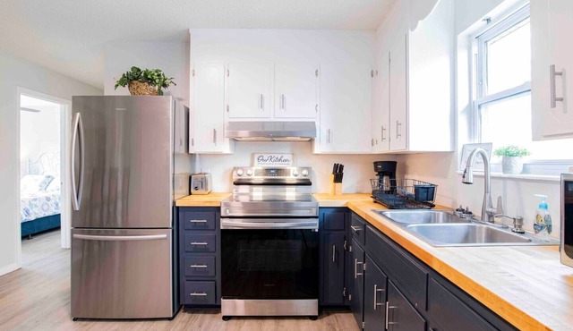 Cozy Pensacola Home w/Fenced Yard, Grill & Firepit