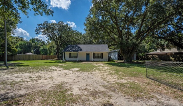 Cozy Pensacola Retreat With Pool