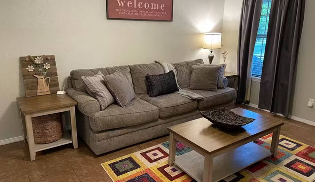 Cozy Pet-Friendly 3BR Duplex with Fast WiFi only Minutes to Casino