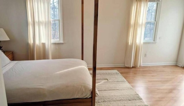 Cozy pet-friendly apartment on the 2nd floor