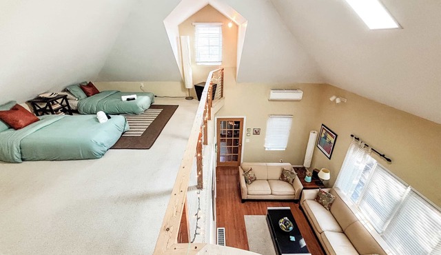 Cozy pet-friendly cottage near Lake Michigan