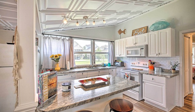 Cozy Pet-Friendly Cottage: Walk to White Lake
