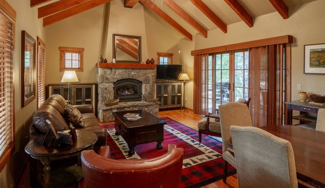 Cozy Pet Friendly Cottage with POMA lift access | Vaulted Ceilings | Spectacular Mountain Views