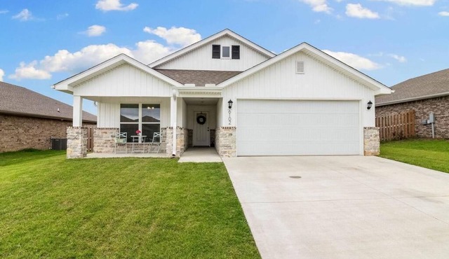Cozy Pet-Friendly Hideout near XNA