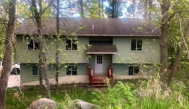 Cozy pet-friendly home near hiking trails and Lake Vermilion