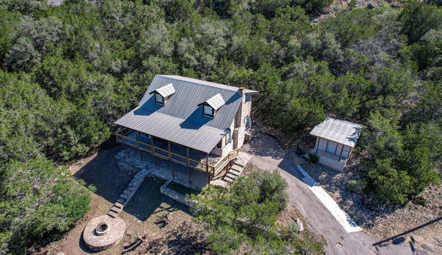 Cozy pet friendly home with great views and close to the river