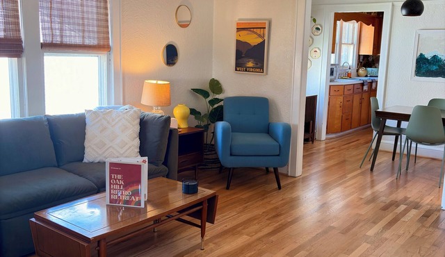 Cozy, pet friendly house minutes from New River Gorge NP with large backyard