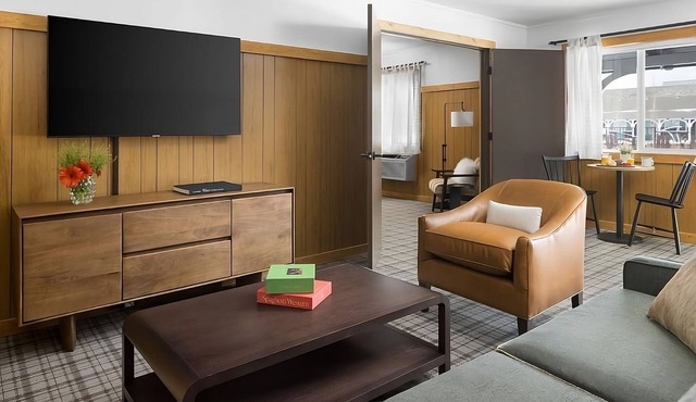 Cozy Pet-Friendly Lodge Just 5 Mins from Jackson Hole City Center w/Dining