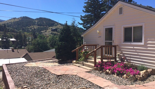 Cozy Pet Friendly Home in Mtn Town-Lic# 2022-02