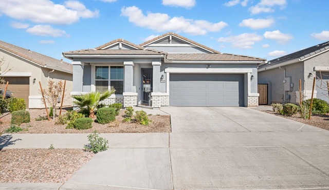 Cozy Phoenix Home 3 Bedrooms + Office New Community & Fast Wi-Fi