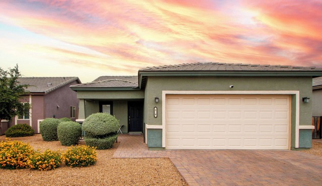 Cozy Phoenix Home w/Fire Pit & Office & Near Airport & South Mountain Park